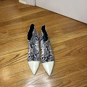 RAG & BONE 39 Beha Black and White Snakeskin Stiletto Ankle Boots 9